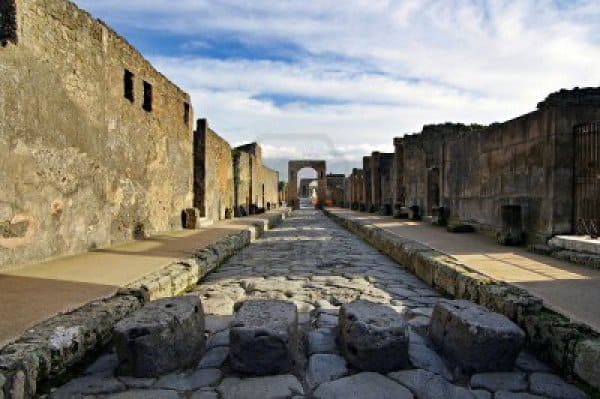 Transfer from Naples to Sorrento with 2-hour Private Tour in Pompeii and Admission Included