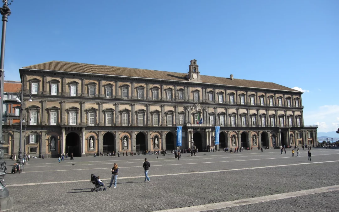 Visita guidata privata del Palazzo Reale e della zona monumentale di Napoli