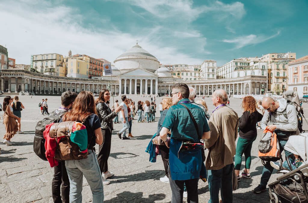 Tour en grupo pequeño por la Nápoles monumental y el Palacio Real