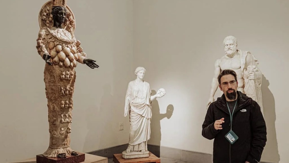 a statue of a man