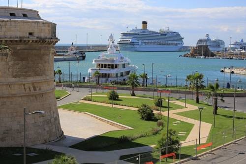 イタリアの港 Colosseum and Historic Centre Private Tour with Civitavecchia Port