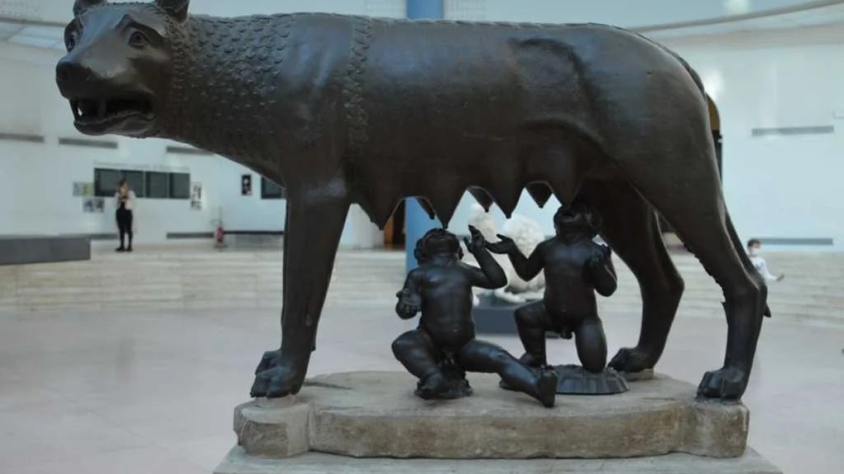 a horse statue in front of a building